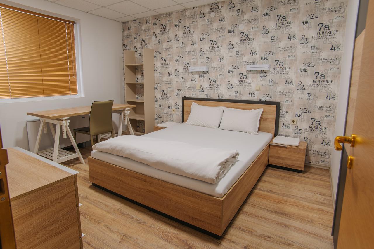 Pansion Storgozia Aparthotel Pleven Exterior photo