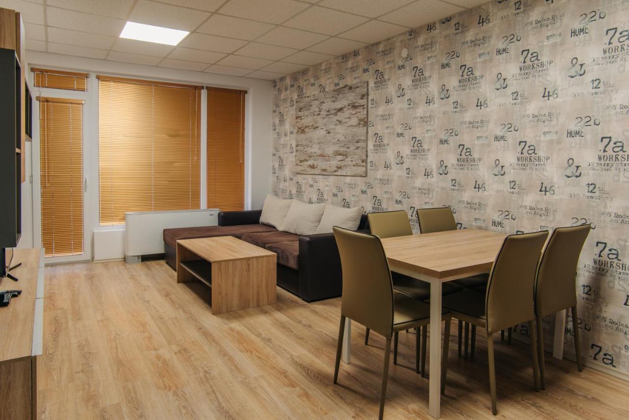 Pansion Storgozia Aparthotel Pleven Exterior photo